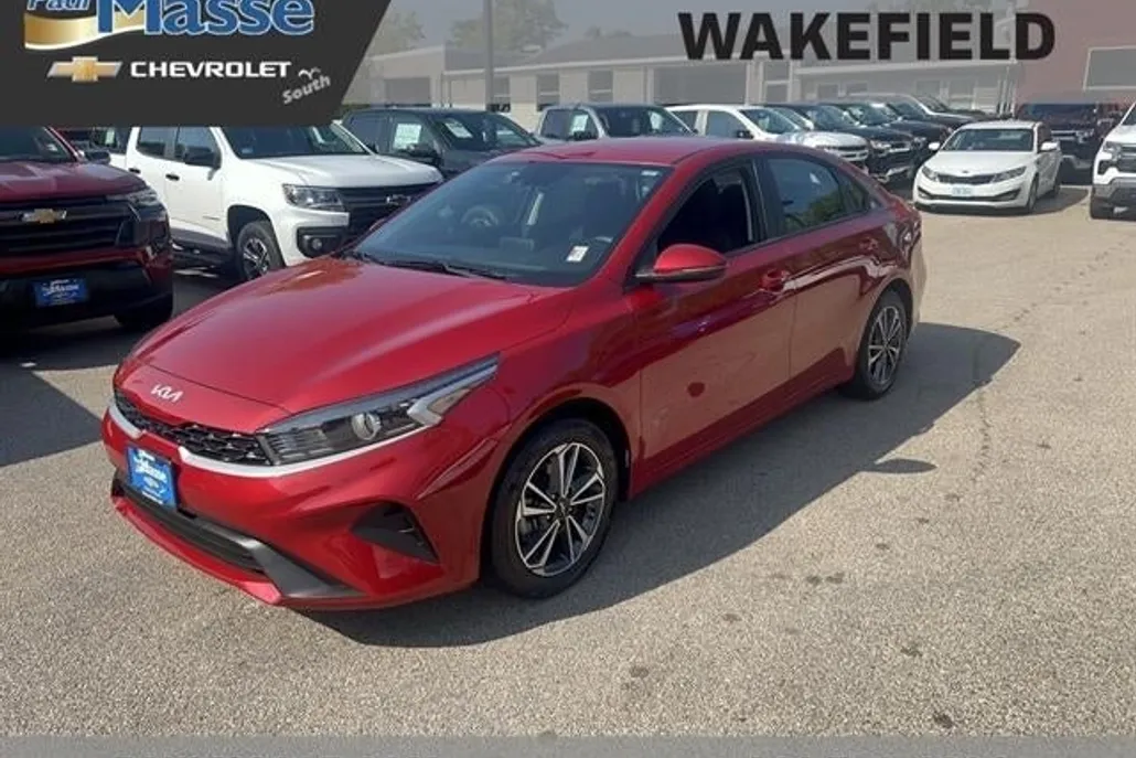 2023 Kia Forte LXS photo 1