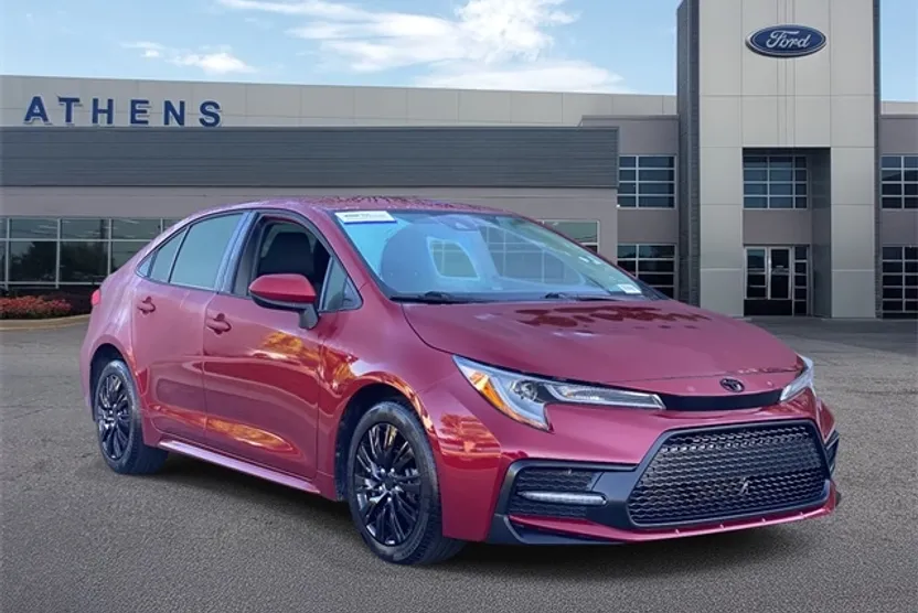 2022 Toyota Corolla LE photo 1