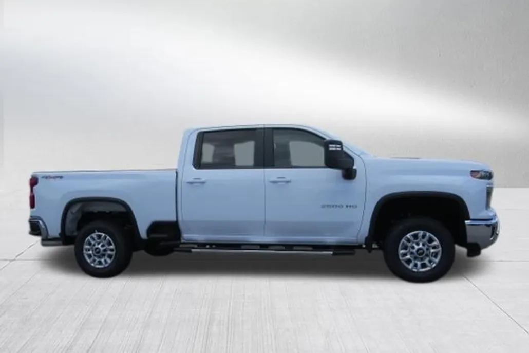 2025 Chevrolet Silverado 2500HD LT photo 1