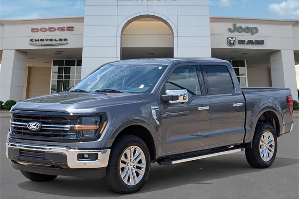 2024 Ford F-150 XLT photo 1