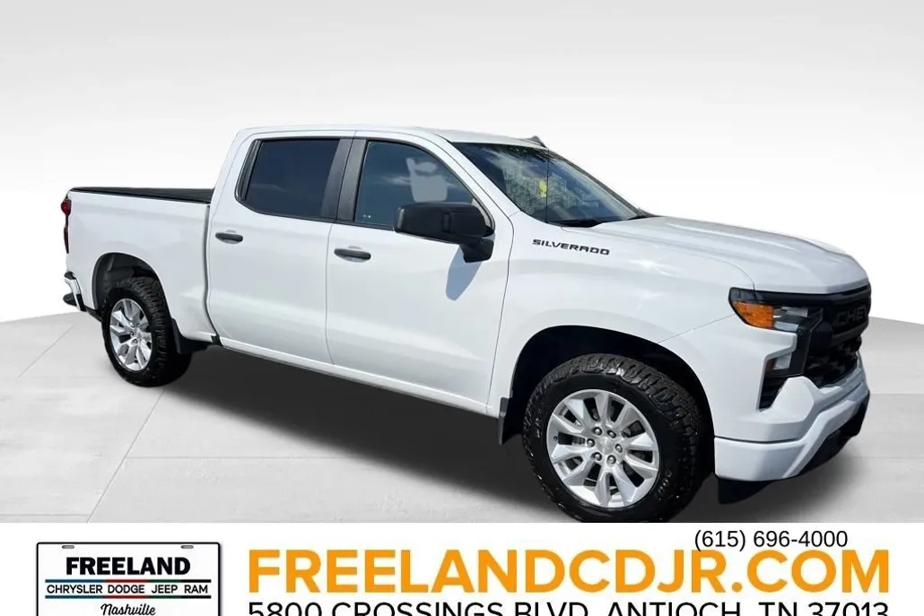 2023 Chevrolet Silverado 1500 Custom photo 1