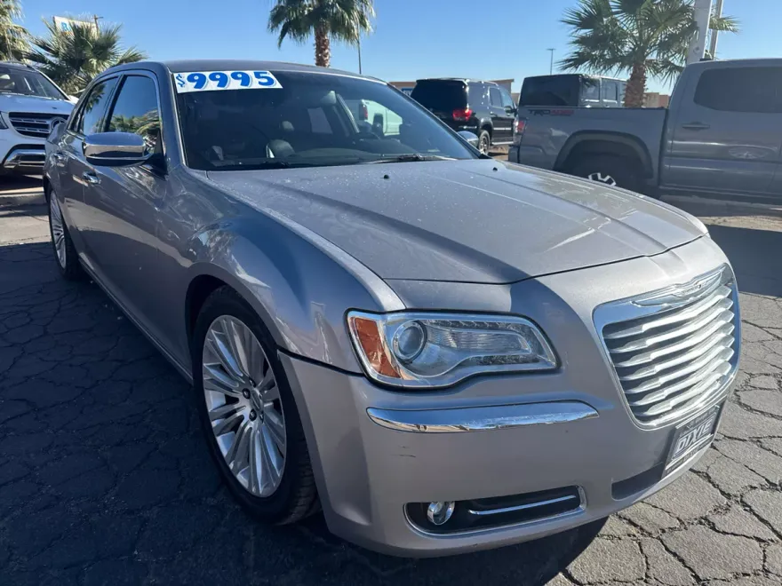 2013 Chrysler 300 C photo 1