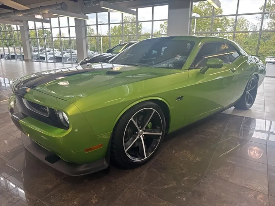2011 Dodge Challenger SRT8 photo 1