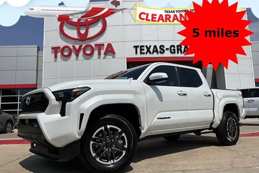 2025 Toyota Tacoma TRD Sport photo 1