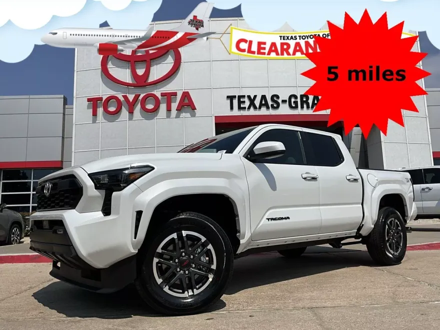2025 Toyota Tacoma TRD Sport photo 1