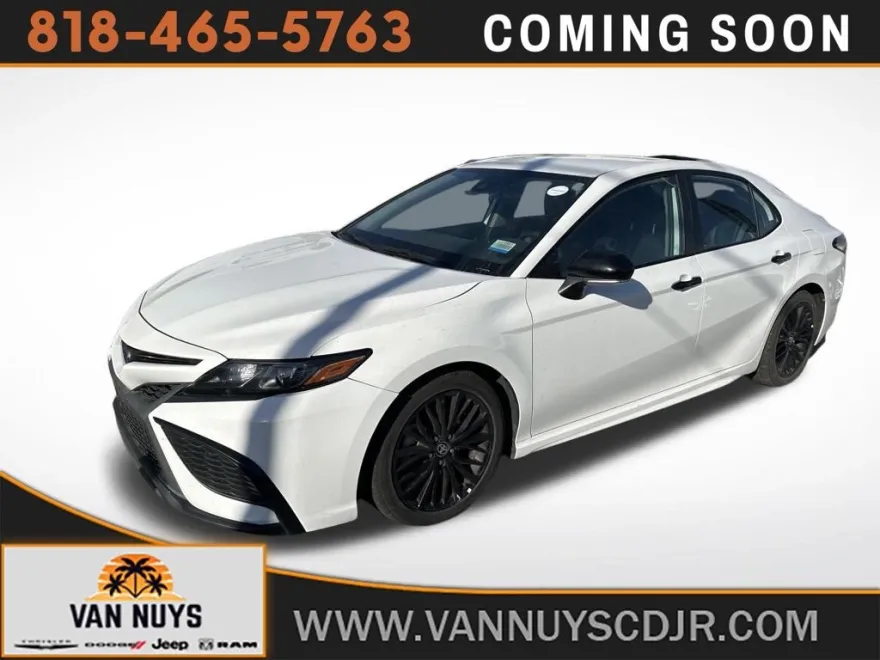 2022 Toyota Camry Hybrid SE photo 1