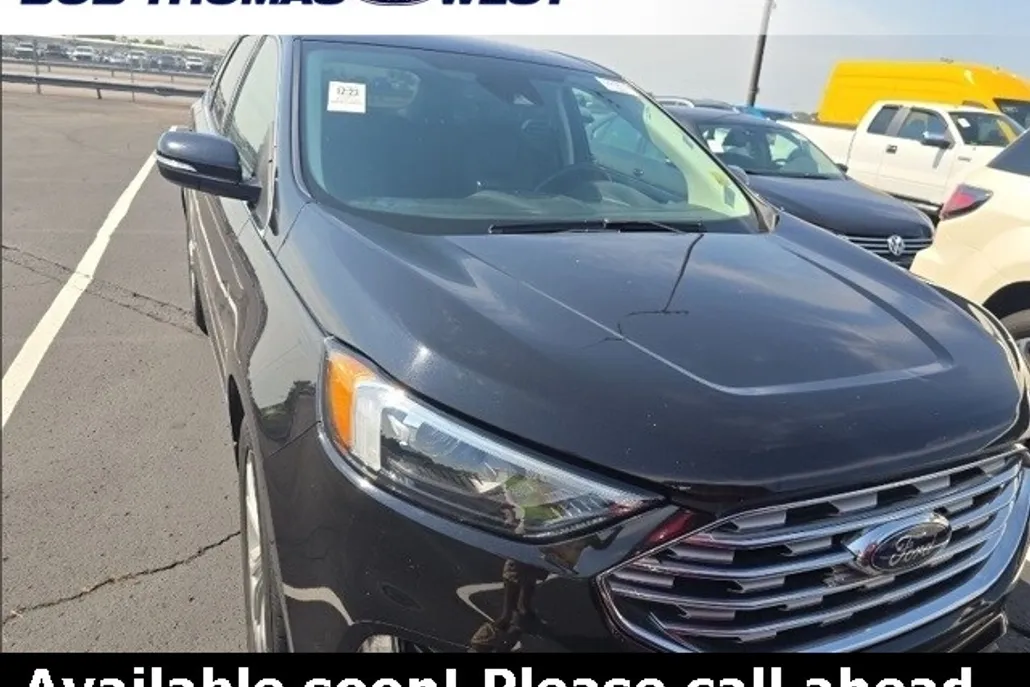 2022 Ford Edge Titanium photo 1