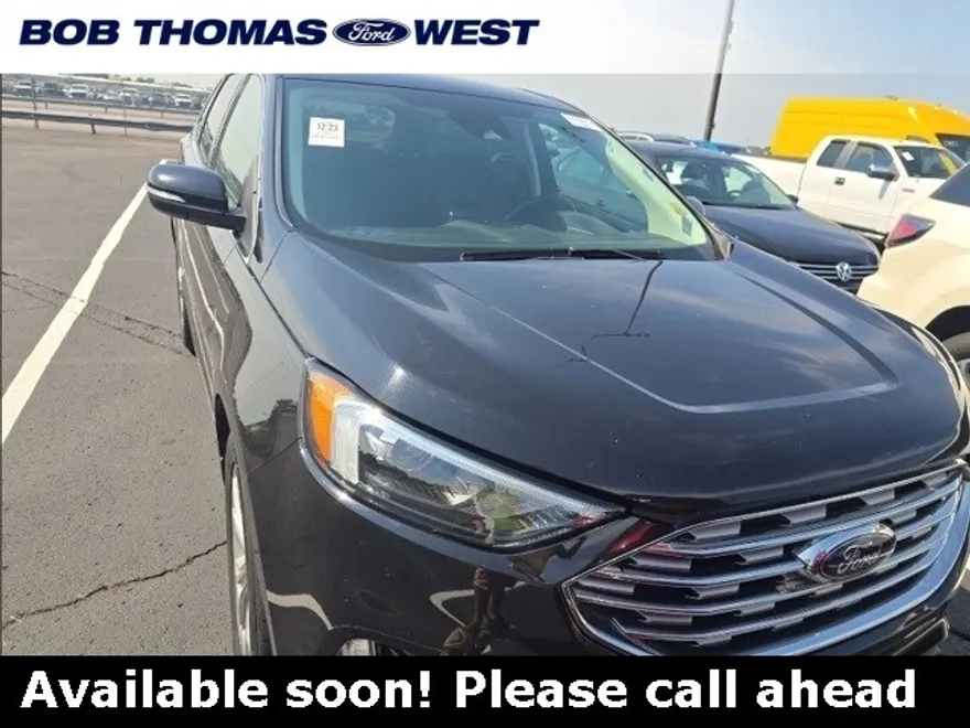 2022 Ford Edge Titanium photo 1