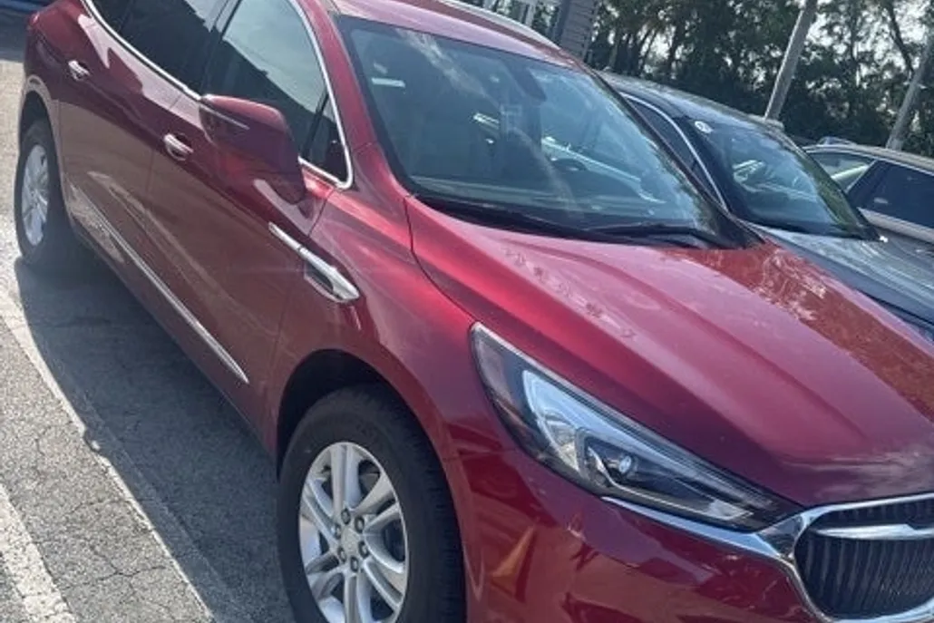 2021 Buick Enclave Essence photo 1