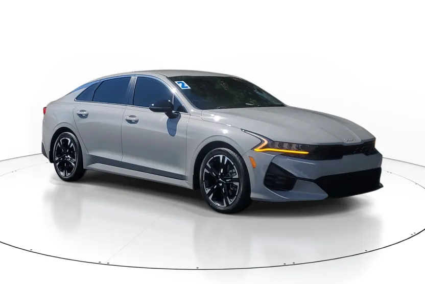 2022 Kia K5 GT-Line photo 1