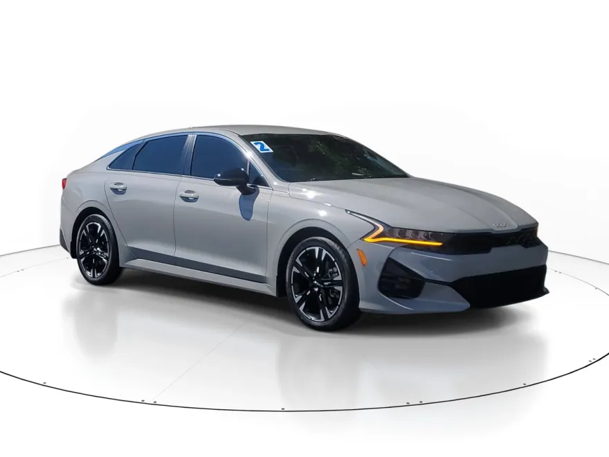 2022 Kia K5 GT-Line photo 1