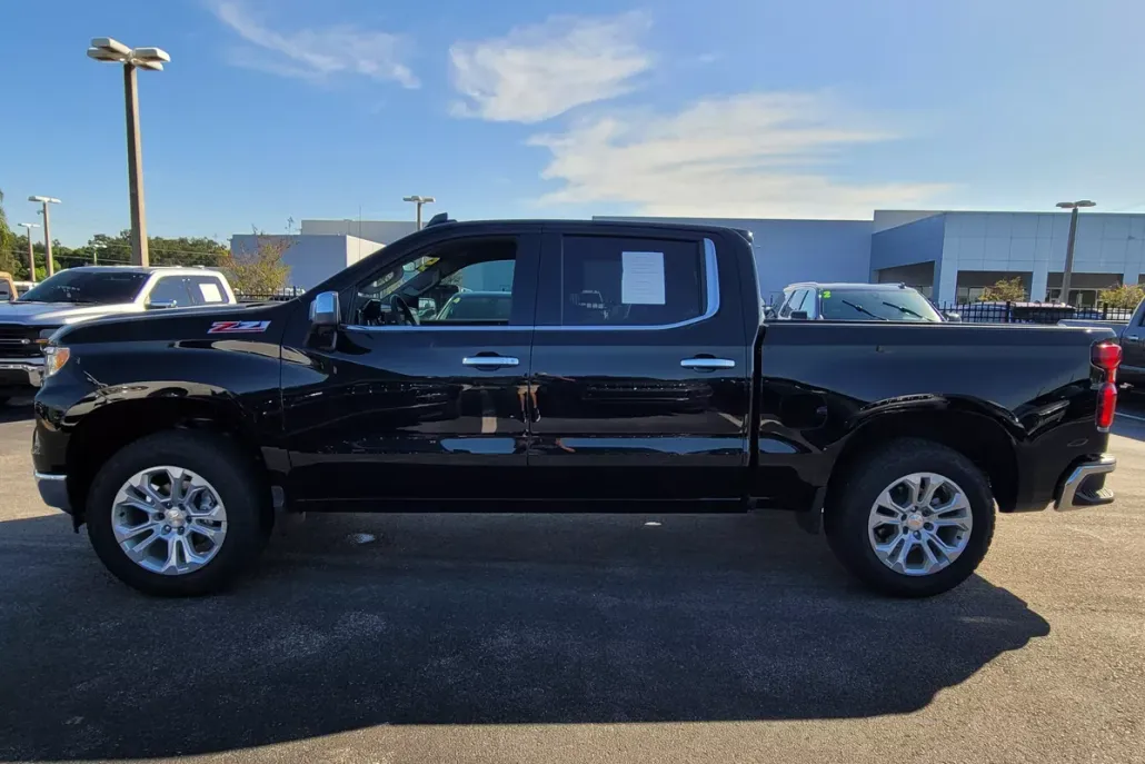 2025 Chevrolet Silverado 1500 LTZ photo 1