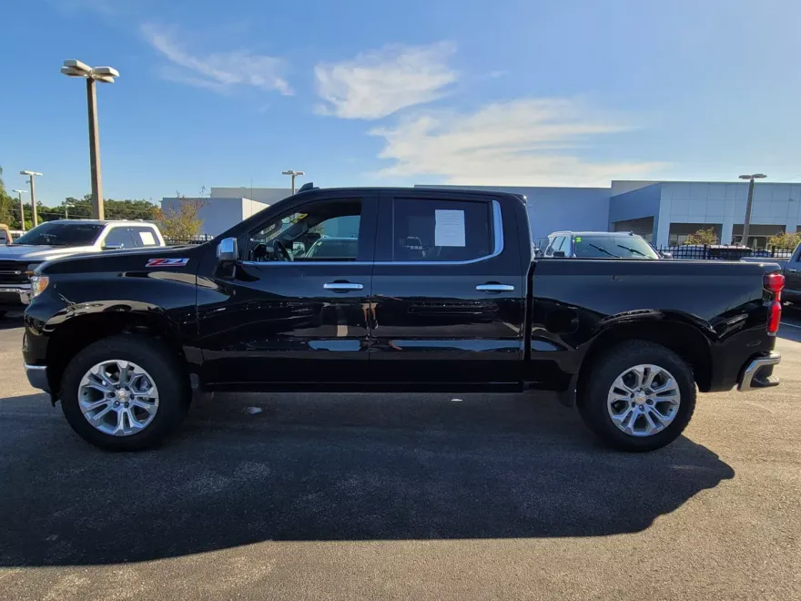 2025 Chevrolet Silverado 1500 LTZ photo 1