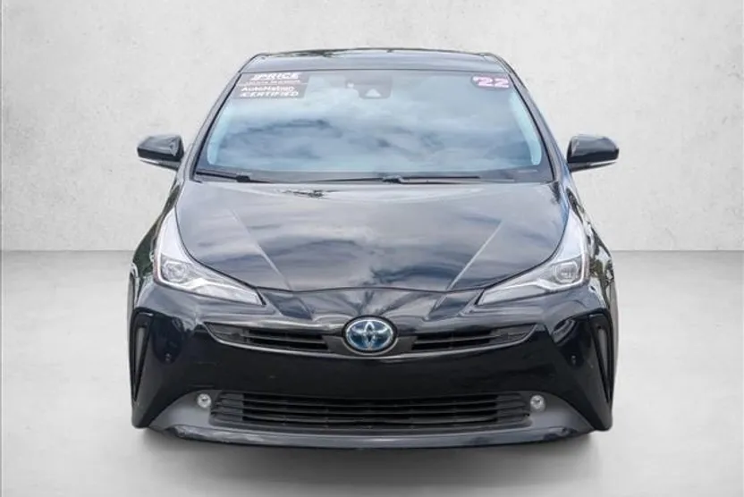 2022 Toyota Prius XLE photo 1