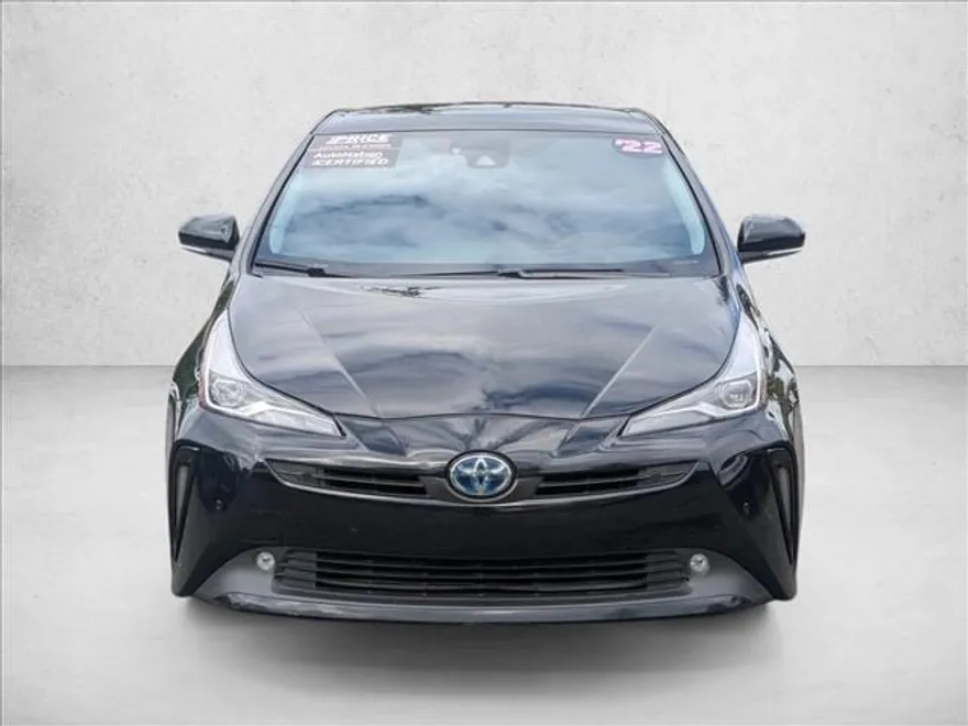 2022 Toyota Prius XLE photo 1