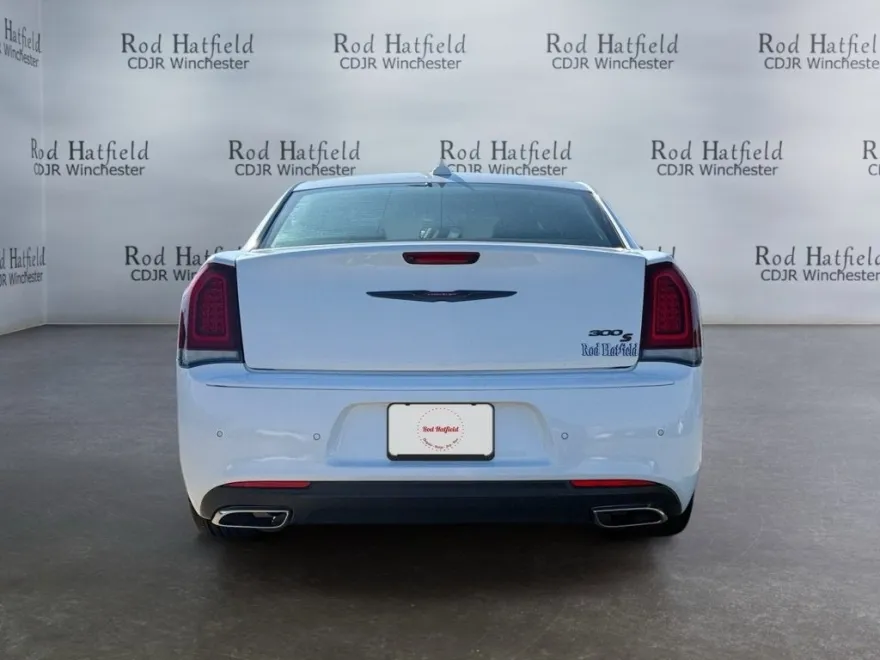 2022 Chrysler 300 S photo 1