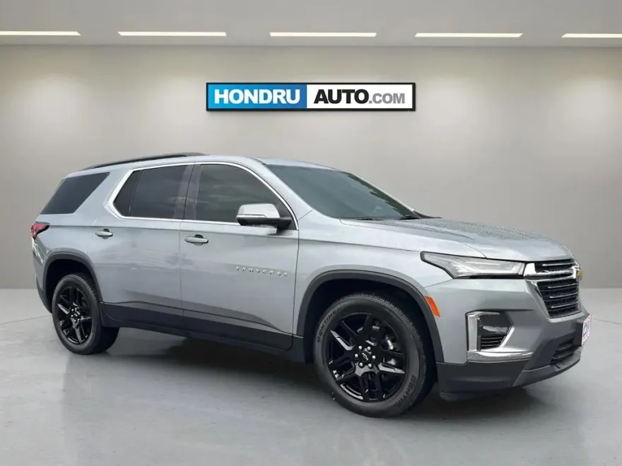 2023 Chevrolet Traverse Cloth photo 1