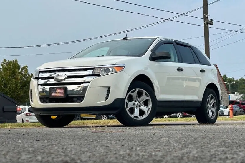 2013 Ford Edge SE photo 1