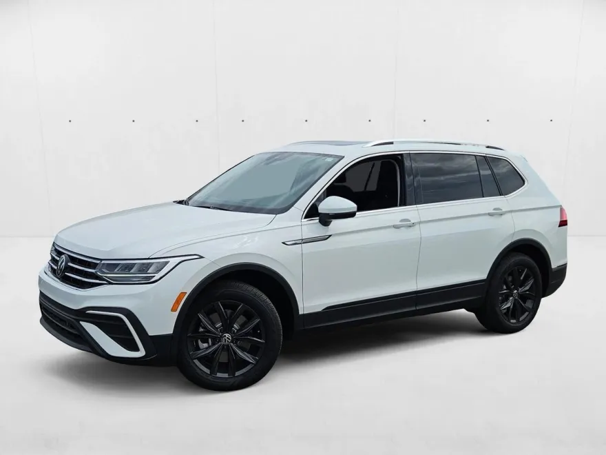 2024 Volkswagen Tiguan SE Wolfsburg Edition photo 1