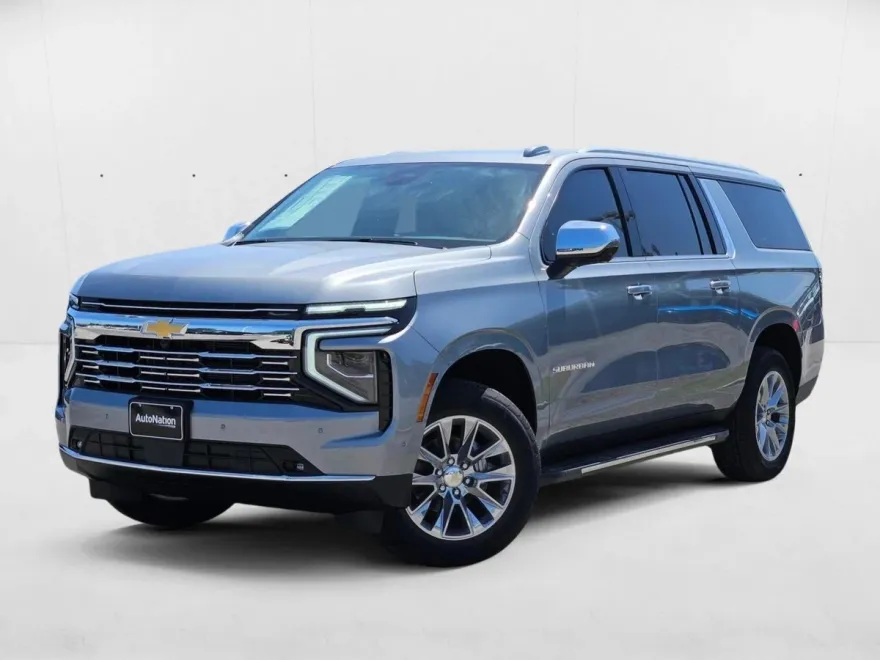 2025 Chevrolet Suburban Premier photo 1