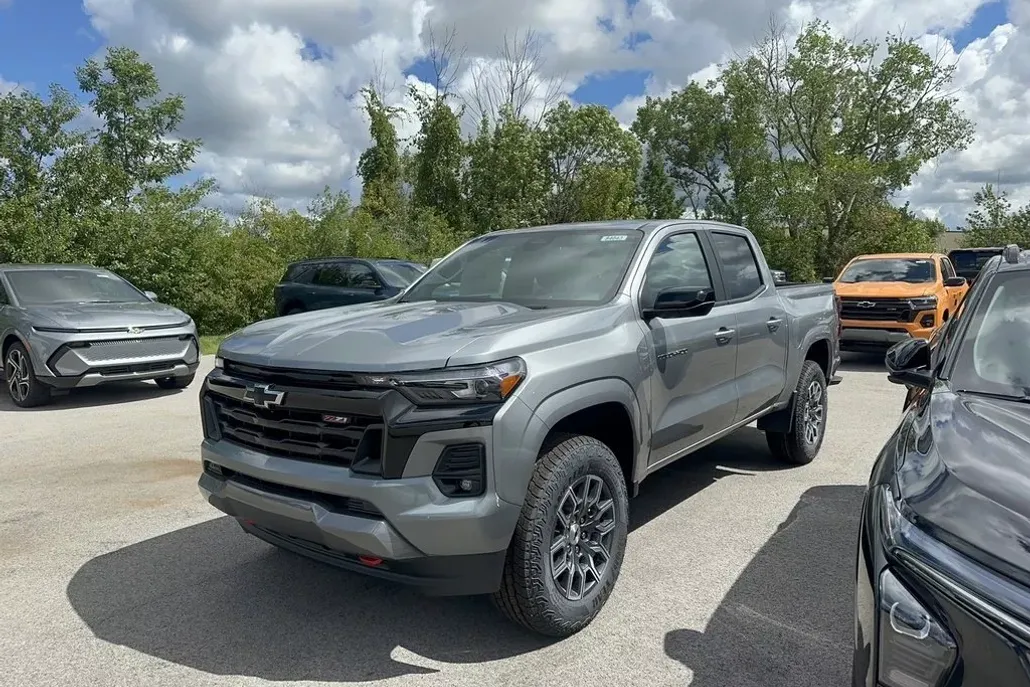 2026 Chevrolet Colorado Z71 photo 1