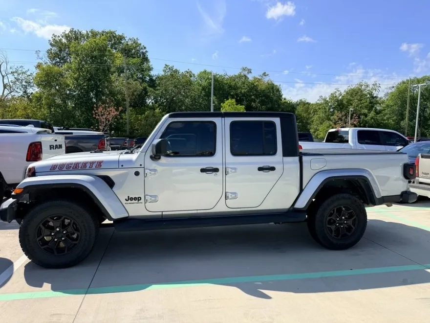 2023 Jeep Gladiator Willys photo 1