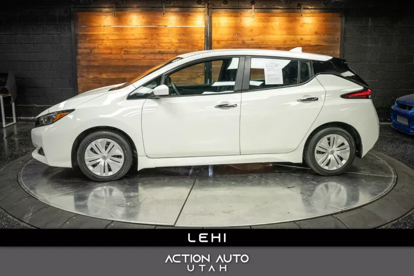 2024 Nissan Leaf S photo 1