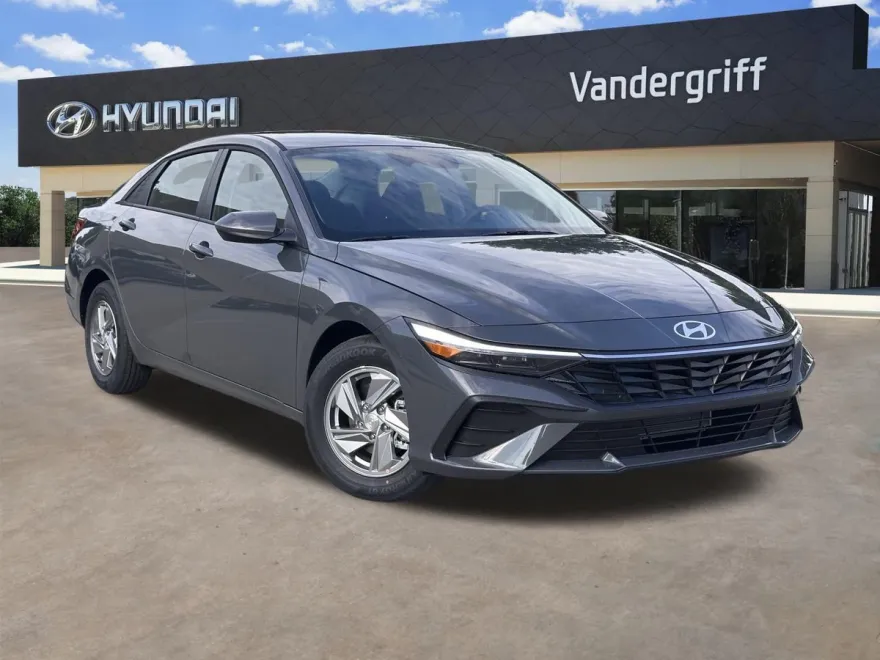 2025 Hyundai Elantra SE photo 1