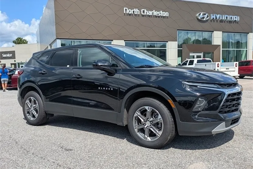 2023 Chevrolet Blazer 2LT photo 1