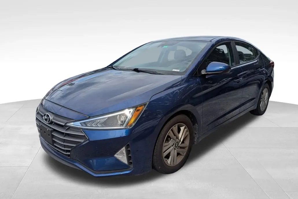 2020 Hyundai Elantra SEL photo 1