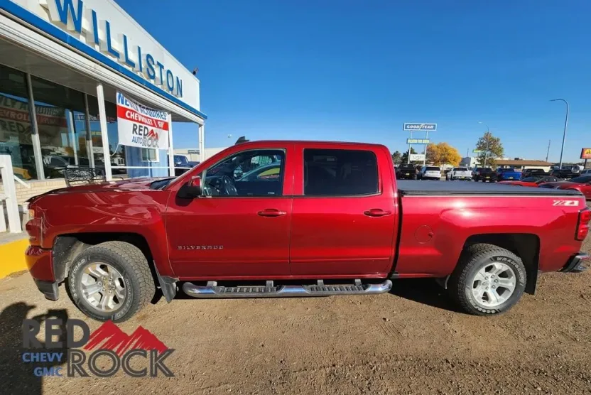 2018 Chevrolet Silverado 1500 LT photo 1