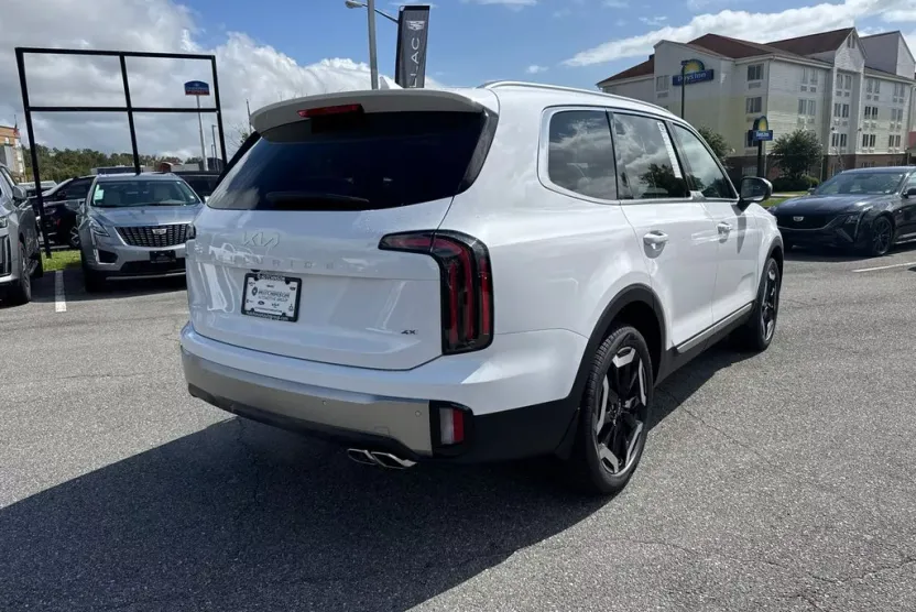 2025 Kia Telluride EX photo 1