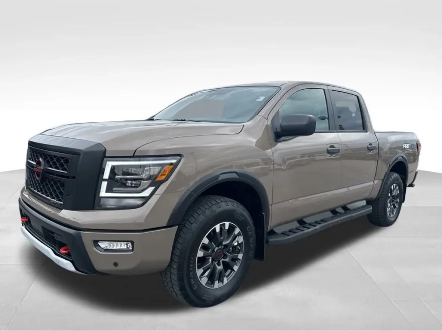 2024 Nissan Titan PRO-4X photo 1