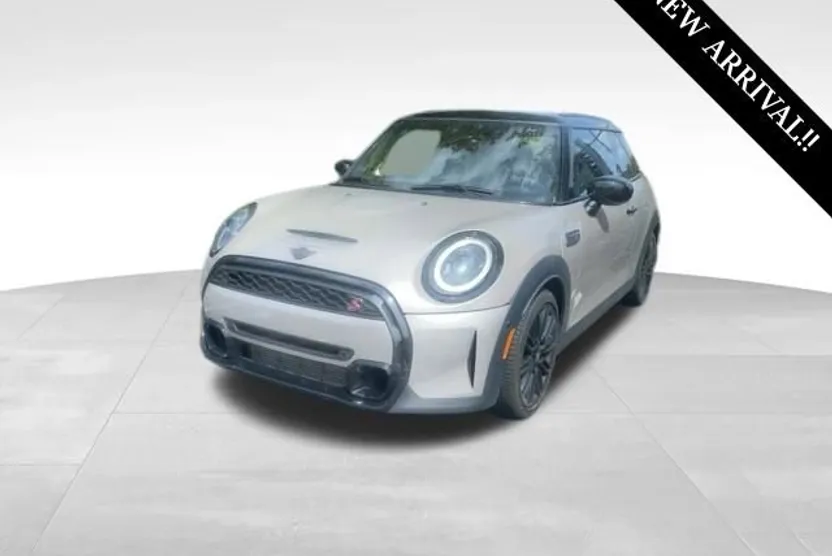 2023 Mini Cooper S Iconic photo 1