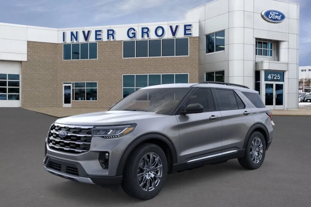 2025 Ford Explorer photo 1