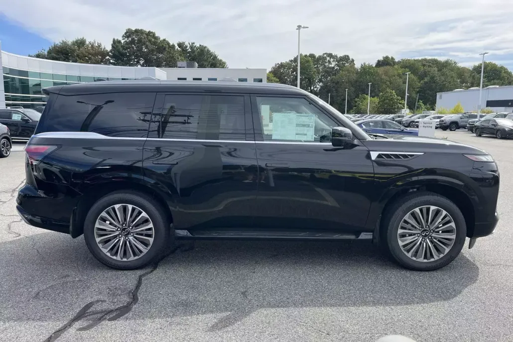 2025 Infiniti QX80 Luxe photo 1