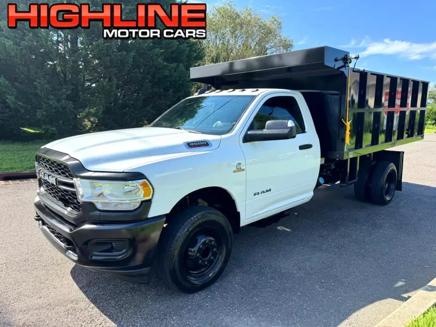 2022 Ram 3500 Tradesman photo 1