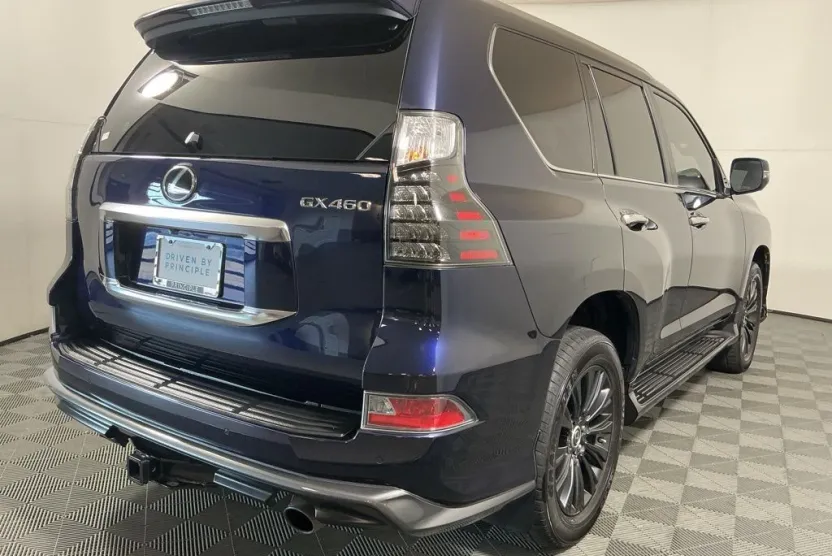 2023 Lexus GX 460 Luxury photo 1