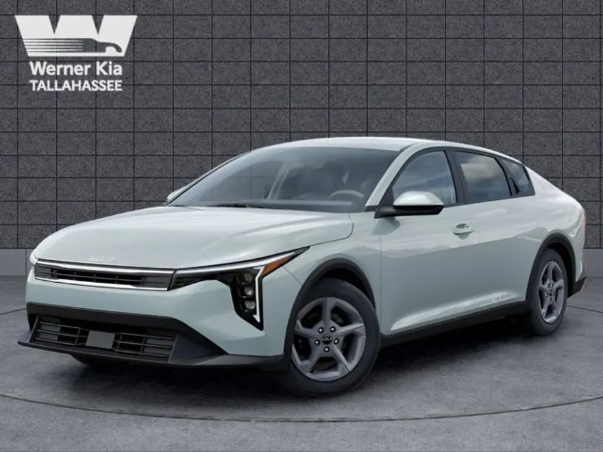 2025 Kia K4 LXS photo 1