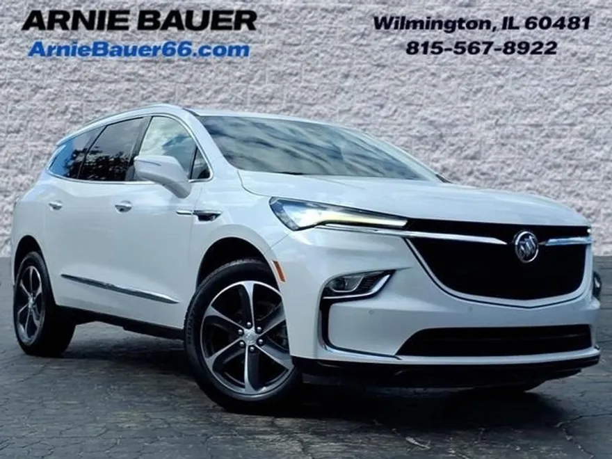 2022 Buick Enclave Essence photo 1