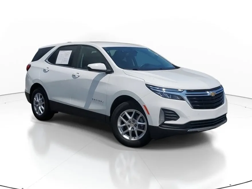 2023 Chevrolet Equinox LT photo 1