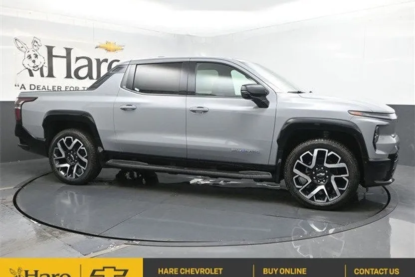 2025 Chevrolet Silverado EV RST photo 1