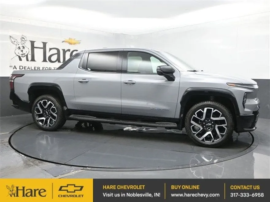 2025 Chevrolet Silverado EV RST photo 1