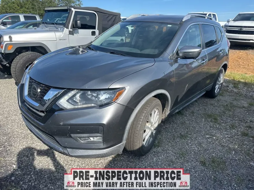 2018 Nissan Rogue SV photo 1