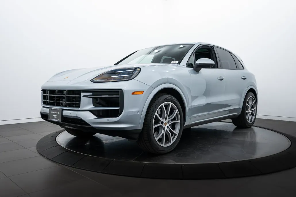 2025 Porsche Cayenne photo 1