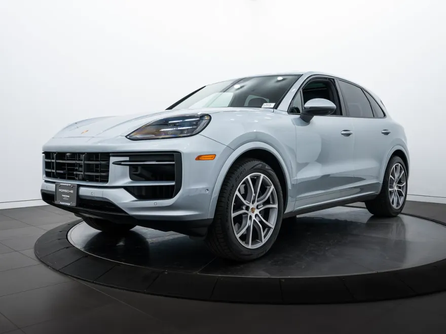 2025 Porsche Cayenne photo 1