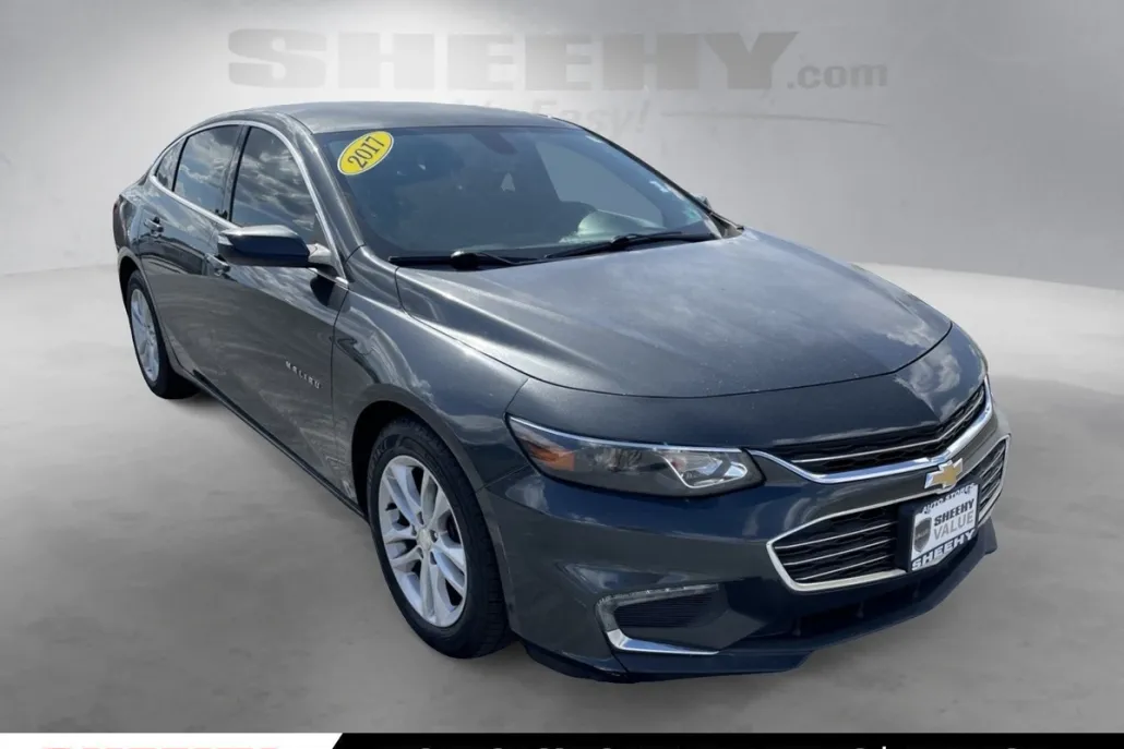 2017 Chevrolet Malibu 1LT photo 1