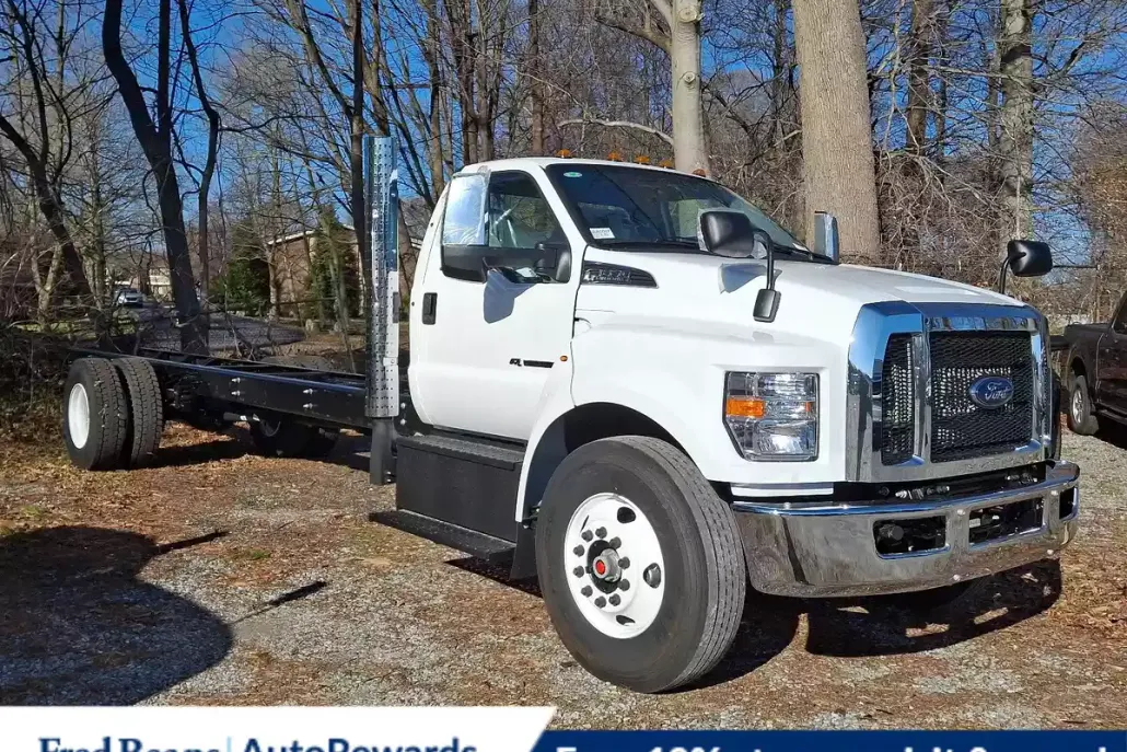 2026 Ford F-650 Base photo 1