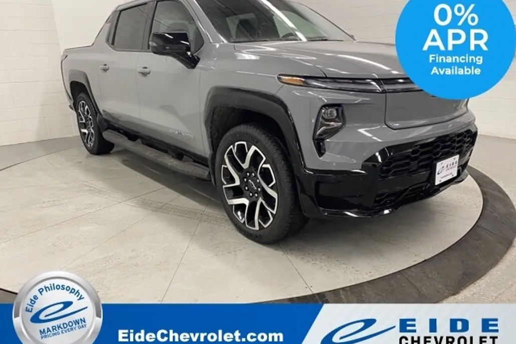 2025 Chevrolet Silverado EV RST photo 1
