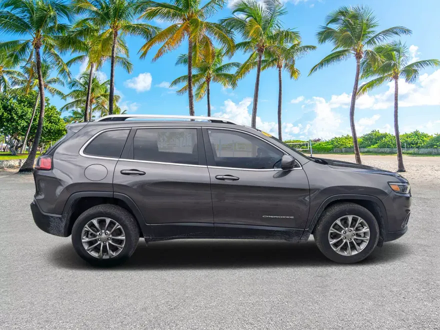 2021 Jeep Cherokee Latitude Lux photo 1